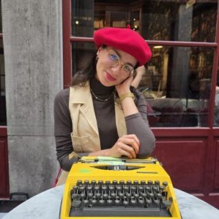 JA poet pic La Jaune Schreibmaschine 400x400